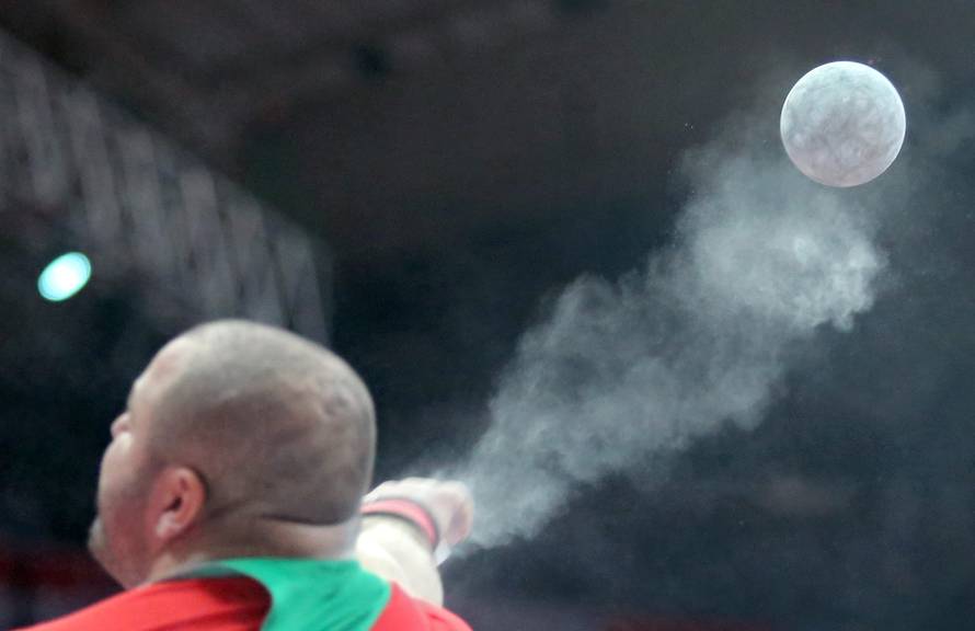 Prevarili ih: Dobili ovrhu zbog struje, a imaju jednu žarulju...