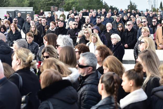 Zadar: Posljednji ispraćaj preminulog zadarskog pjevača Davida Ricova