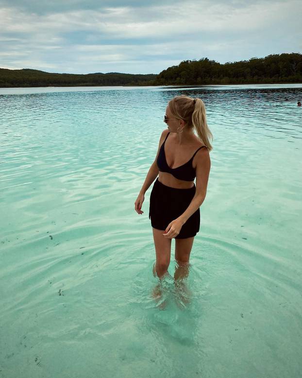 FOTO Napravila gaf uživo koji je obišao Europu. Atraktivna TV voditeljica ljubi Kovačeva šefa