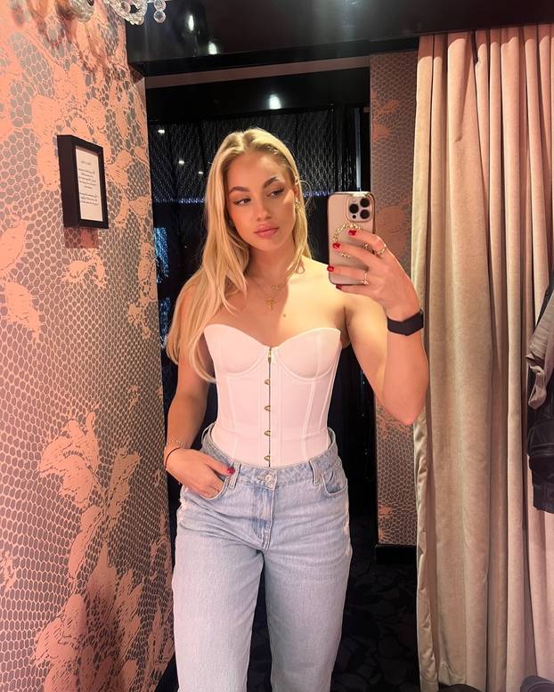 FOTO Najljepša nogometašica svijeta plakala je zbog momka. Sad ga ponovno mora napustiti