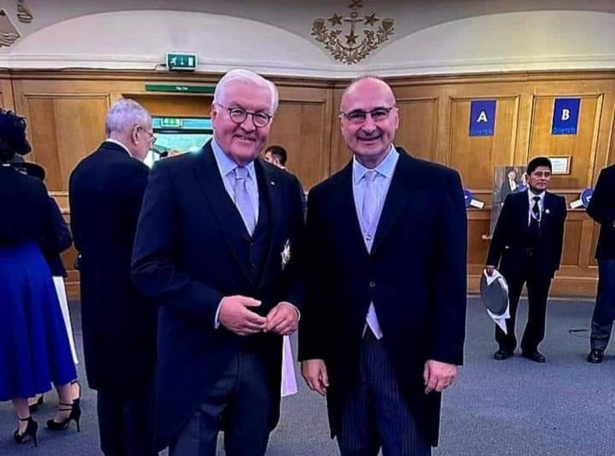 Grlić Radman na krunidbi kralja Charlesa III. pozirao uz Macrona i Brigitte, prvu damu Francuske