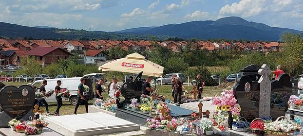 FOTO TUGA U KOTOR VAROŠU Pokopali Draganu (34) koja je poginula u buktinji kod Omiša