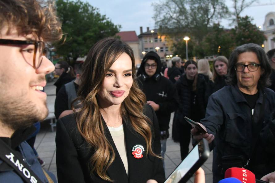 Virovitica: Severina dočekala srpske studente koji trče do Bruxellesa