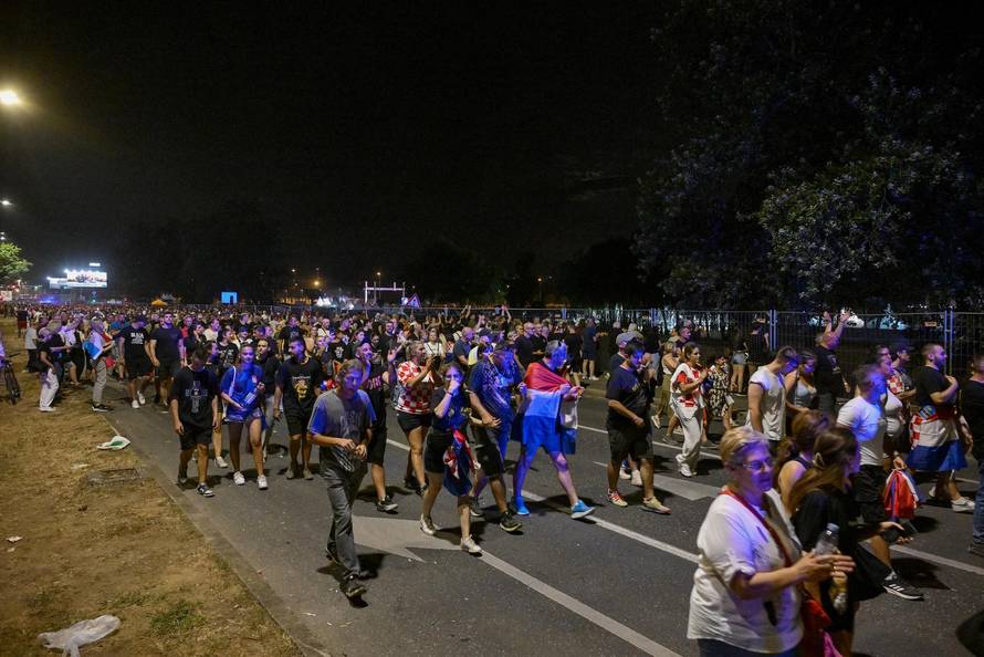 Zagreb: Neki su prije završetka koncerta krenuli napuštati Hipodrom