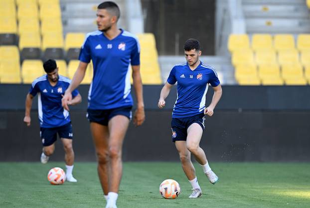 Atena: Nogometaši Dinama odradili su trening na OPAP Areni