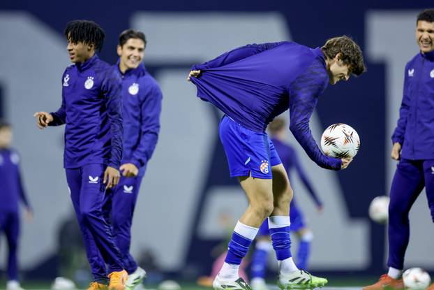 Zagreb: Zagrijavanje igrača uoči početka utakmice GNK Dinamo - Celta Vigo