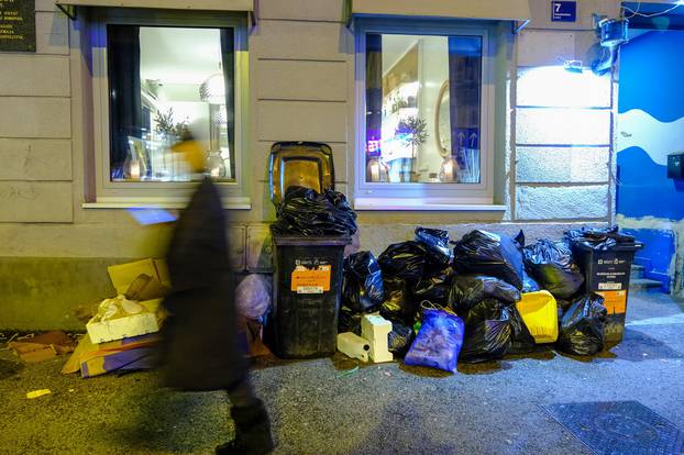 Zagreb: Sve više smeća u centru grada zbog štrajka radnika Čistoće