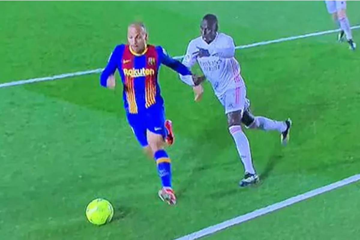 Sudački poguranac za Real? 'Pa ovo je čisti penal za Barcelonu'