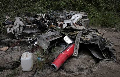 VIDEO Trenutak pada: Srušio se avion u Nepalu, 18 ljudi umrlo