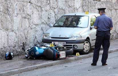 Rijeka: Motociklist se sudario s automobilom, umro je u bolnici