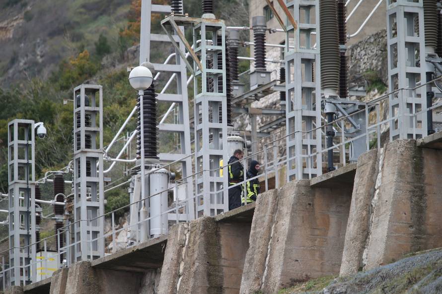 Dubrovnik: Nekoliko osoba prevezeneo u bolnicu zbog po??ara u HR Plat