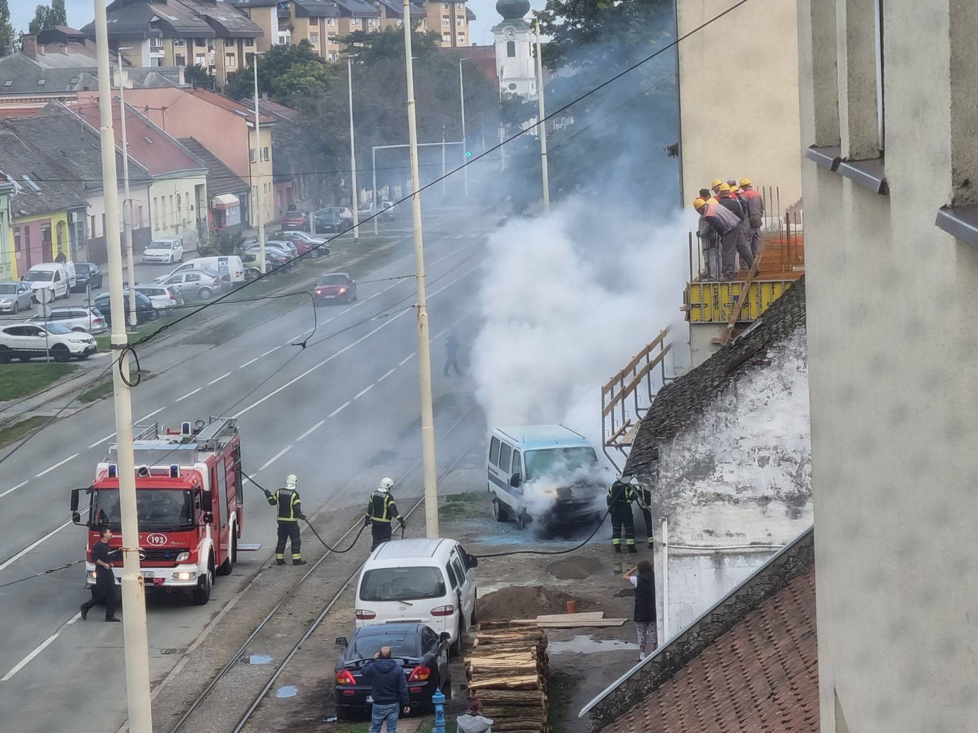 VIDEO Izgorio auto u Osijeku