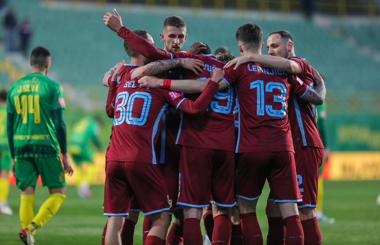 Rijeka slavila u derbiju Učke i preskočila Hajduk na tablici