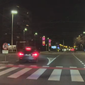 VIDEO Nevjerojatno! Mrtav hladan u centru Zagreba proletio na crveno na križanju!