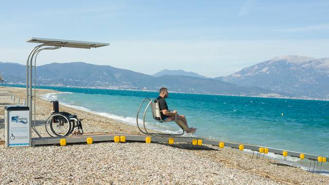 'Morska' platforma za invalide olakšava boravak na plažama