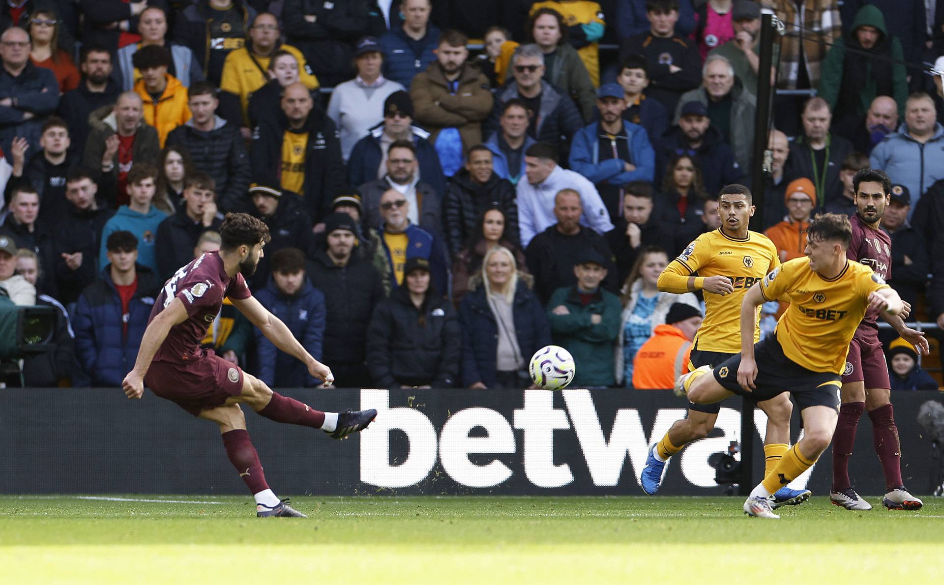 Premier League - Wolverhampton Wanderers v Manchester City