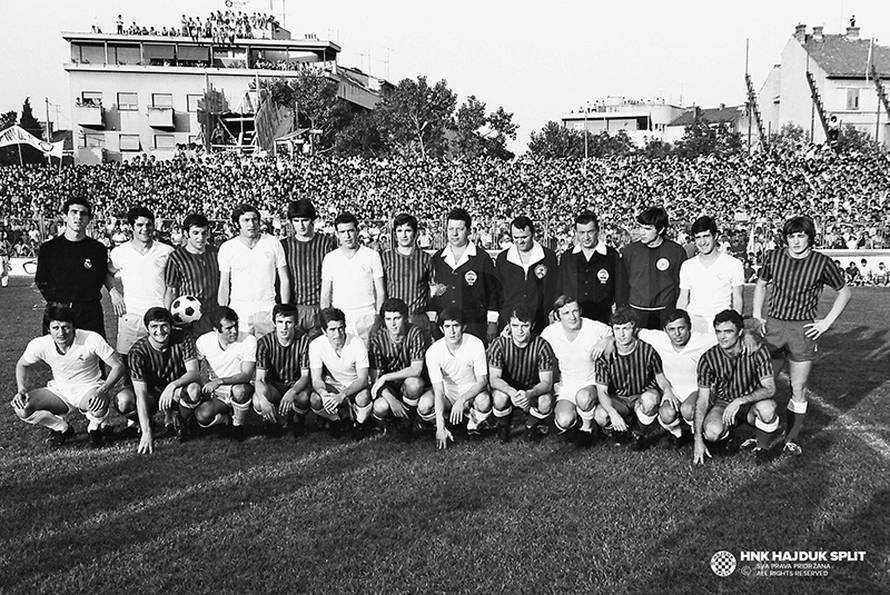 'Bili' se vratili u 1912. godinu: Predstavili su novi treći dres...