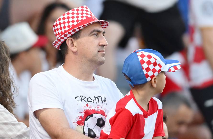 Atmosfera na tribinama tijekom prijateljske utakmice između Hrvatske i Slovenije