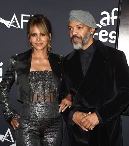 FOTO Halle Berry je prekrasna i s 58 godina! Prisjetite se kako je izgledala na početku karijere