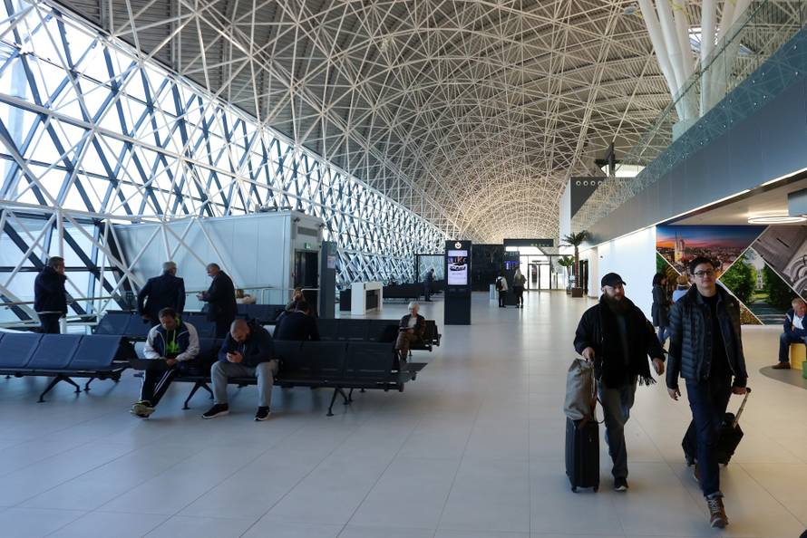 Dan otvorenja: Srbi poslali svoj najveći avion na "Tuđmana"