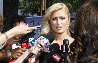 Paris Hilton: Sve što želim je zagrliti svog tatu