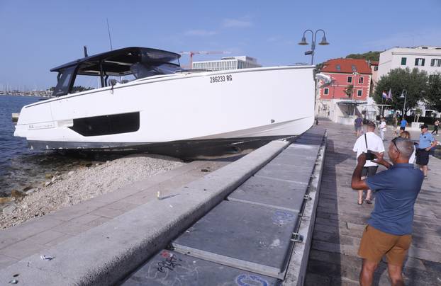 Split: Pomorska nesreća na Matejuški, gliser se nasukao u punoj brzini