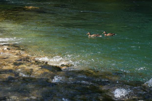 Martin Brod, slikovito naselje smješteno na ušću rijeke Unac u Unu