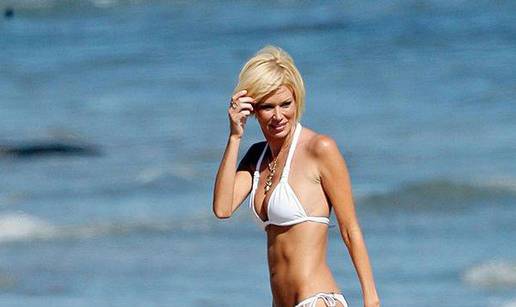 Jenna Jameson na plaži u ultramalom bikiniju