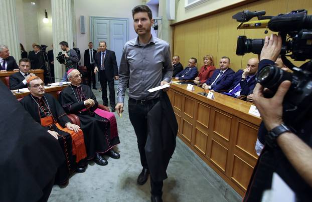 ARHIVA - 14.10.2016. Konstituiraju?a sjednica 9. saziva Hrvatskog sabora