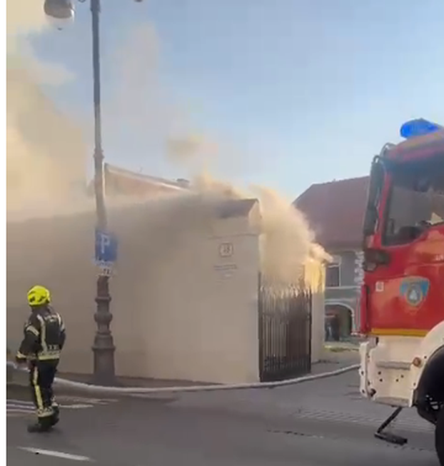FOTO Dramatični prizori iz Zagreba: Zapalila se kuća kod Kaptola, nebom se širi gusti dim