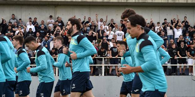 FOTO Navijačko ludilo u Rijeci! Navijači u velikom broju stigli na trening uoči dana odluke