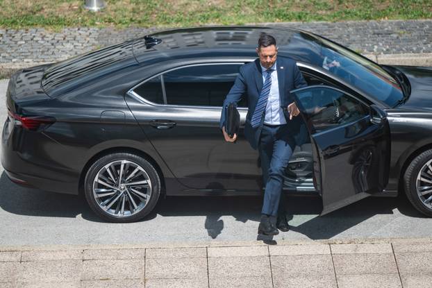 Zagreb: Dolazak članova Vlade na sjednicu