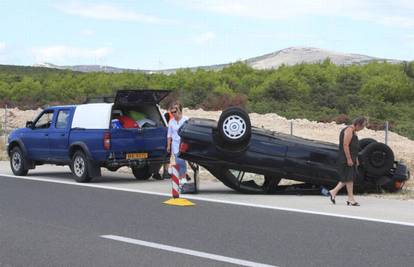 Česima na autocesti ispao s prikolice BMW u kvaru