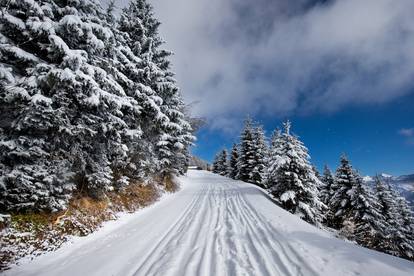 Prekrasno vrijeme na skijalištu Wildkogel - Arena u Austriji