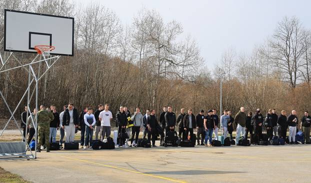 Ministar Anušić i general Kundid na prvom danu TVO-a na Slunju