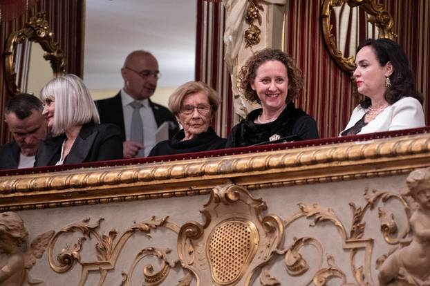 Zagreb: Dolazak poznatih na premijeru baleta Trnoružica