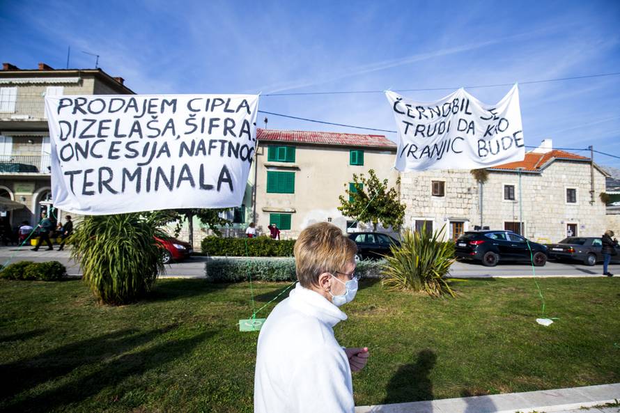 Prosvjed mještana zbog ekološke situacije u Vranjičkom bazenu