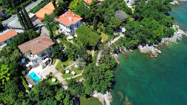 U ovoj Austro-Ugarskoj vili u Opatiji možete živjeti kao grof: Košta više od 10 milijuna eura