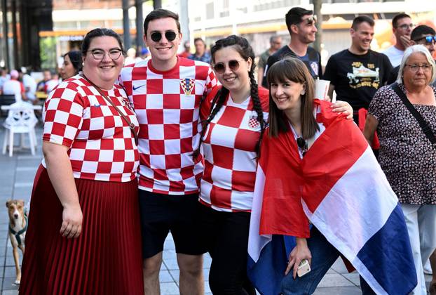 Rotterdam: Navijači u gradu prije utakmice Hrvatske i Nizozemske