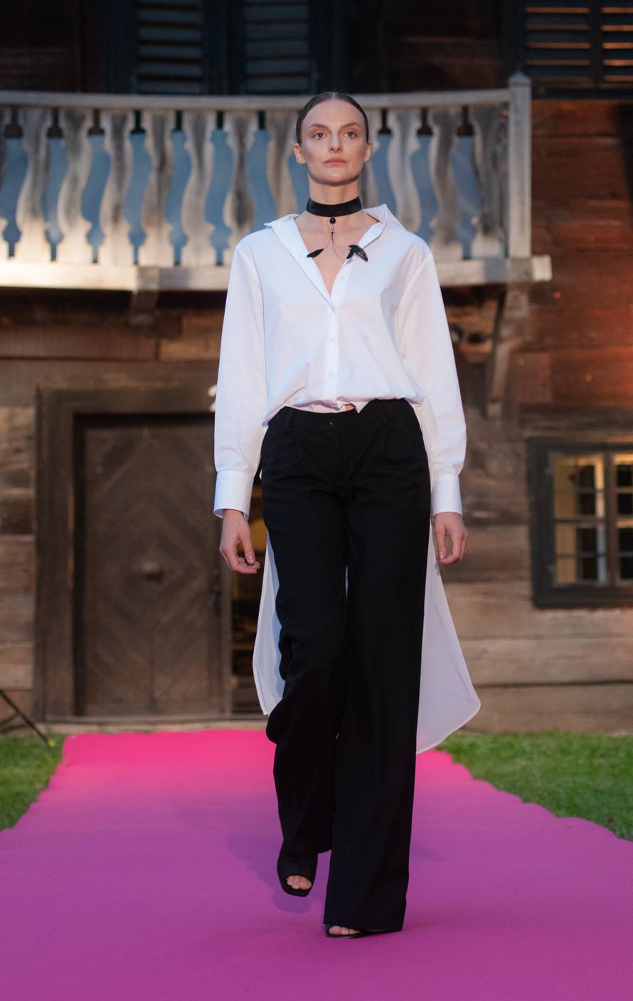 Zagreb: Vinski festival "Via Vino" i modna revija Zorana Mrvoša u Kuriji Modić-Bedeković