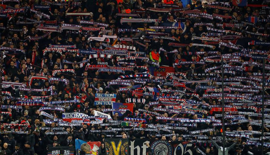 Champions League Round of 16 First Leg - Manchester United v Paris St Germain