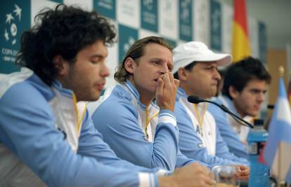 Požar na treningu: Bježala i dva argentinska tenisača