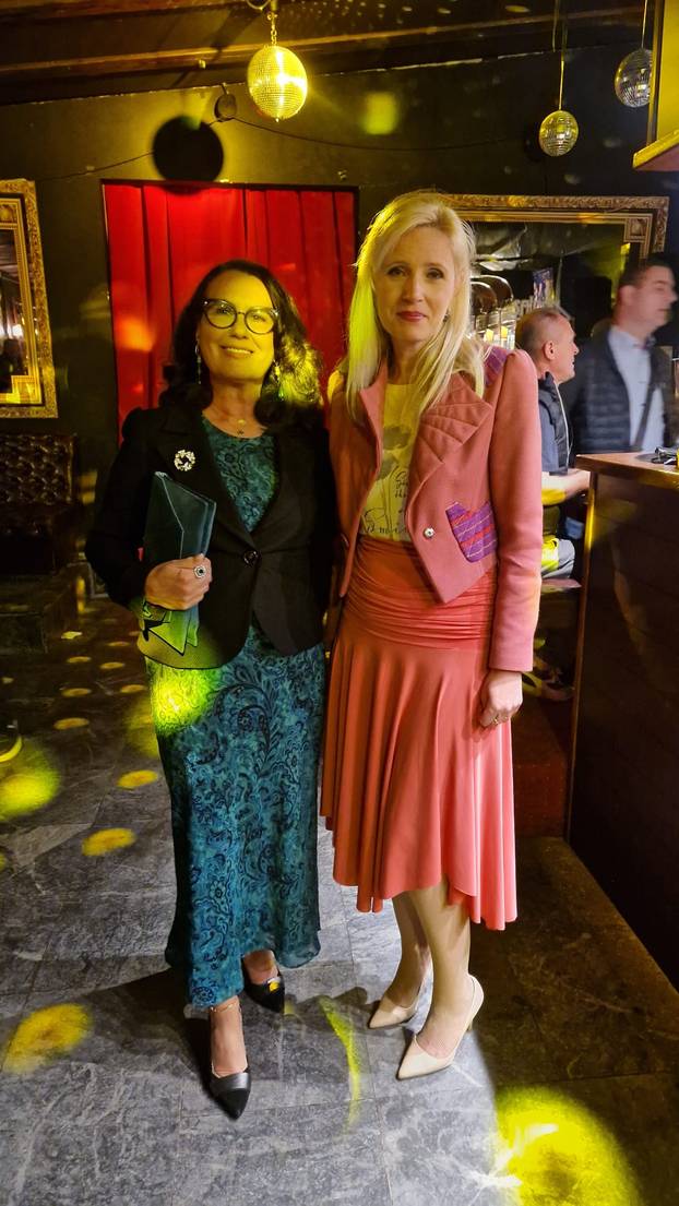 Zaboravite politiku! Pogledajte što su dame nosile u stožerima