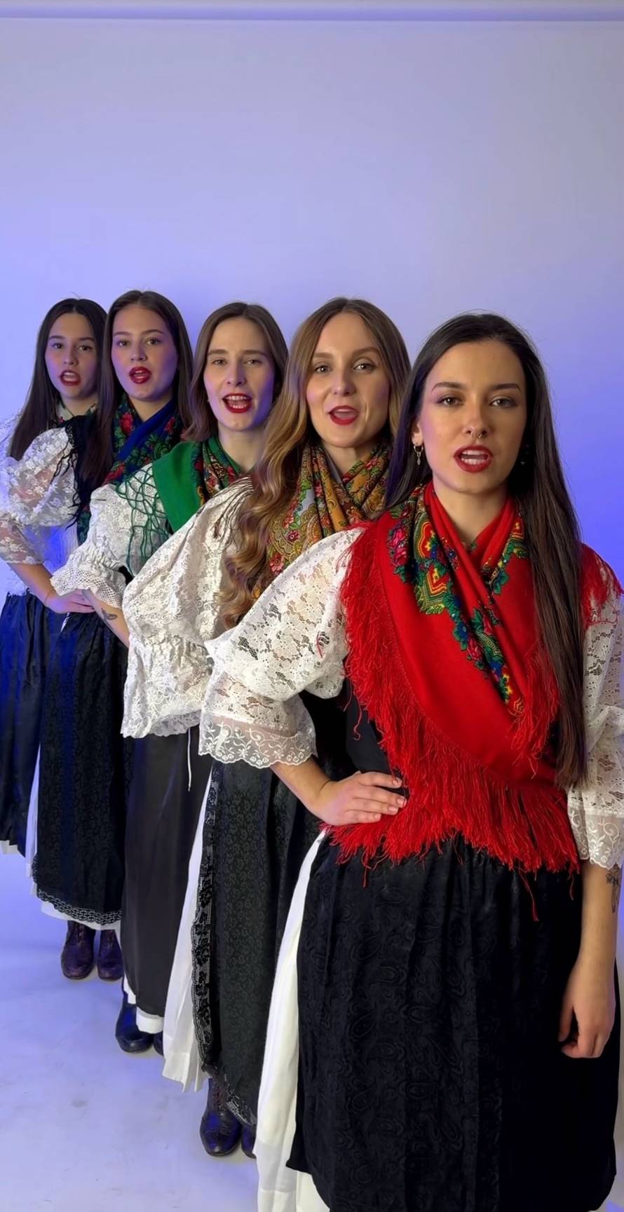 Lelek za 24sata: 'Pjesma govori o gubitku i boli. Etno i engleski? Htjeli smo da poruka odjekne...'