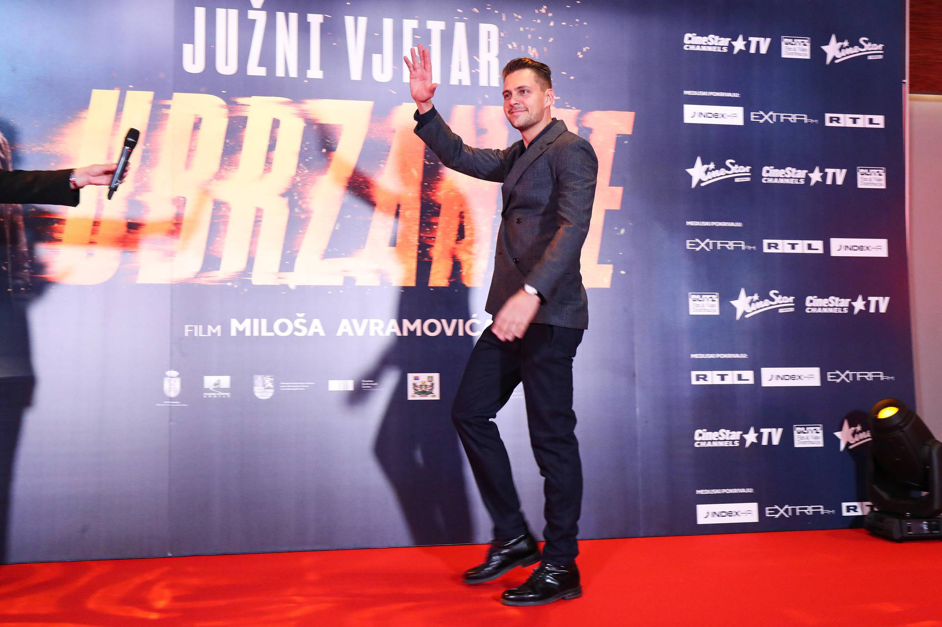 Borna Kotromanić, Leonarda i Matija Vuica na premijeru su stigle u životinjskim uzorcima