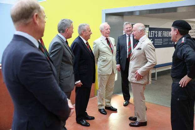Kralj Charles III. vozio tenk tijekom Dana obitelji Kraljevske tenkovske pukovnije