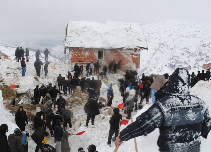 Info-ks/Admir Idrizi