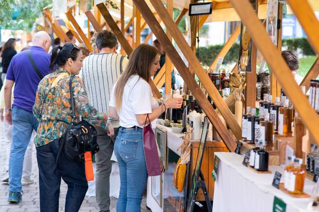 Zagreb: Manifestacija "100% Zagorsko" na Europskom trgu