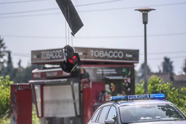 Zagreb: Otkinuo semafor na Remetinečkoj cesti