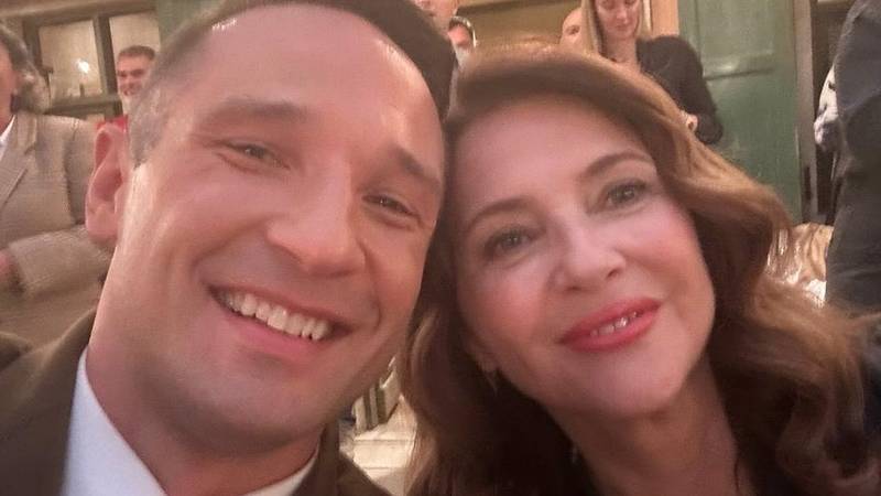 Sanja Vejnović podijelila fotku s televizijskim sinom iz 'Divljih pčela': 'Vidi, vidi, živ je...'